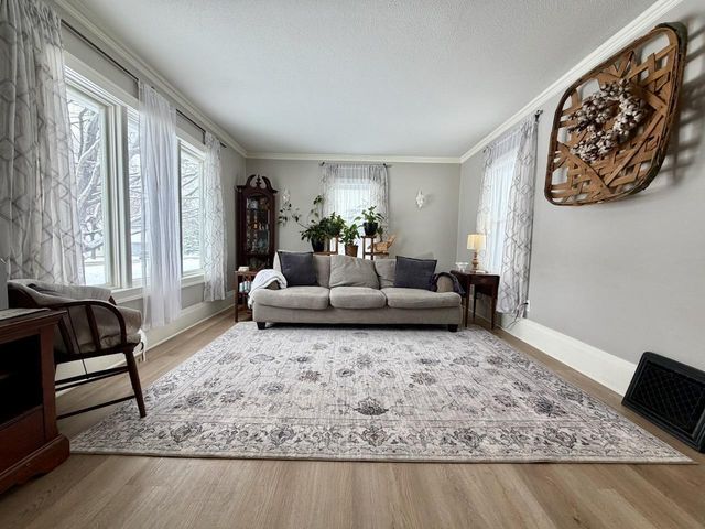 817 W Lincoln Avenue, Fergus Falls, MN 56537