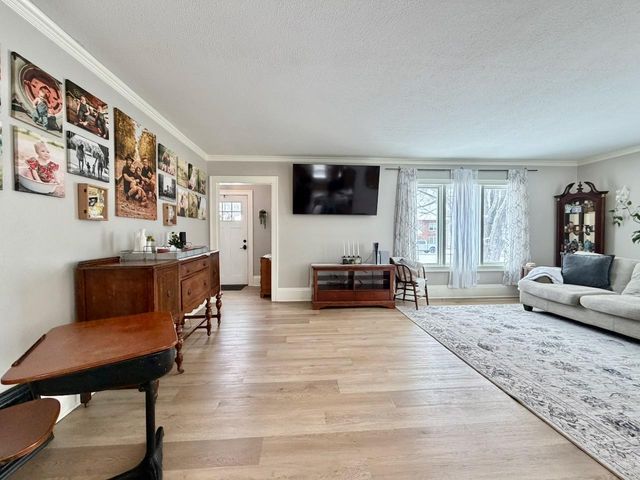 817 W Lincoln Avenue, Fergus Falls, MN 56537