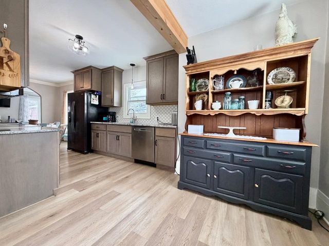 817 W Lincoln Avenue, Fergus Falls, MN 56537