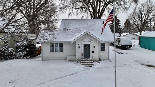 817 W Lincoln Avenue, Fergus Falls, MN 56537