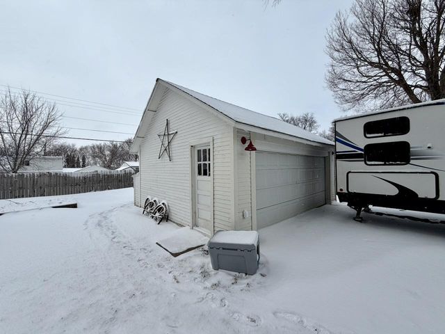 817 W Lincoln Avenue, Fergus Falls, MN 56537