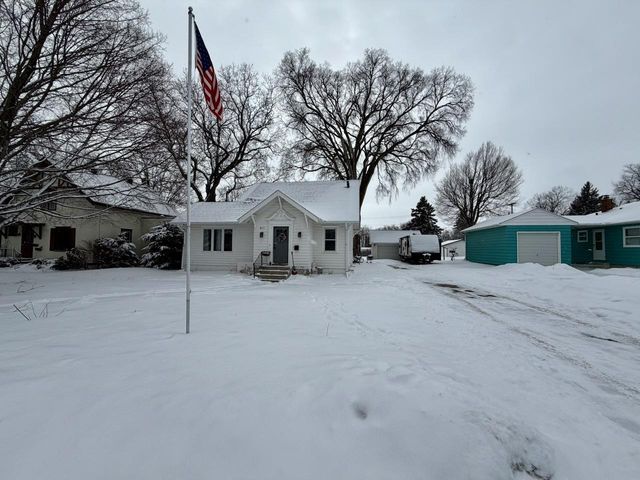 817 W Lincoln Avenue, Fergus Falls, MN 56537