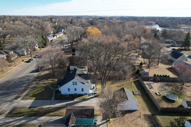 817 W Lincoln Avenue, Fergus Falls, MN 56537