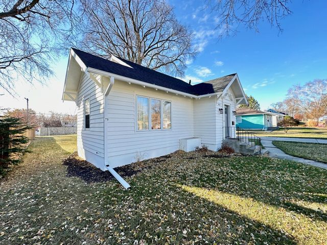 817 W Lincoln Avenue, Fergus Falls, MN 56537