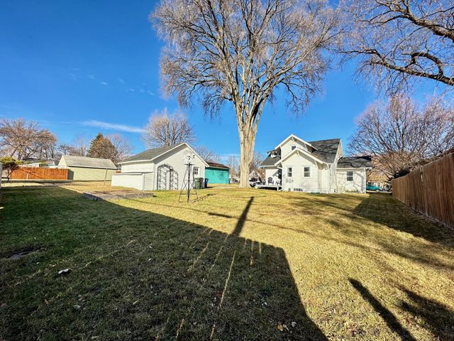 817 W Lincoln Avenue, Fergus Falls, MN 56537