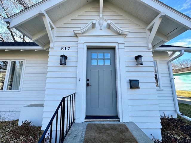 817 W Lincoln Avenue, Fergus Falls, MN 56537