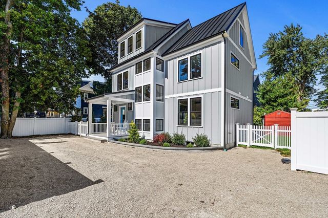 20 R Plain Street, Boston, MA 02122
