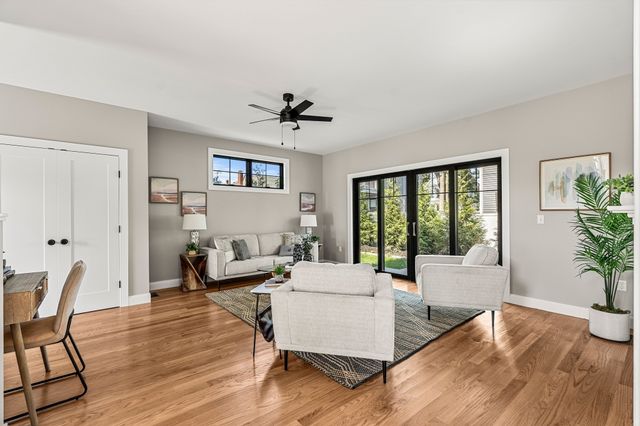 20 R Plain Street, Boston, MA 02122