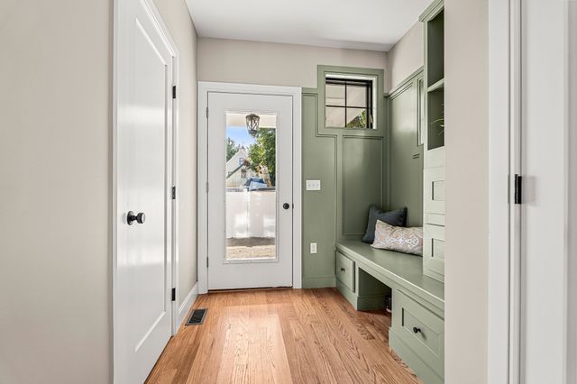 20 R Plain Street, Boston, MA 02122