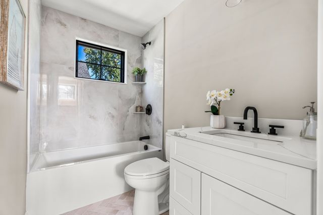 20 R Plain Street, Boston, MA 02122