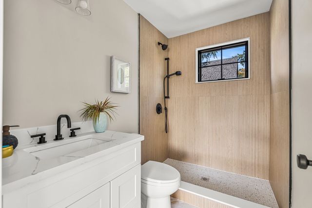20 R Plain Street, Boston, MA 02122