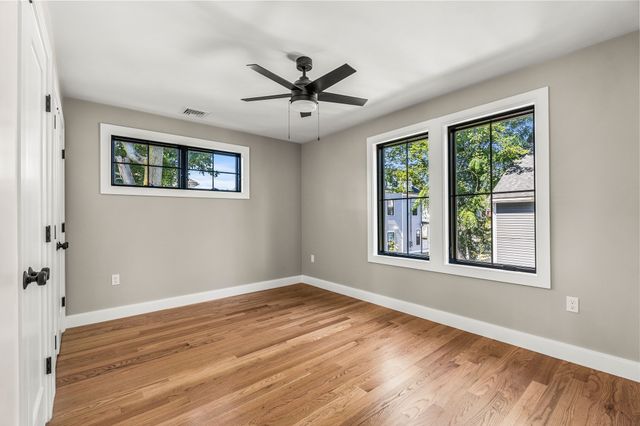 20 R Plain Street, Boston, MA 02122