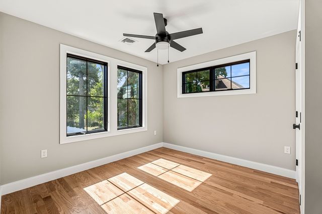 20 R Plain Street, Boston, MA 02122