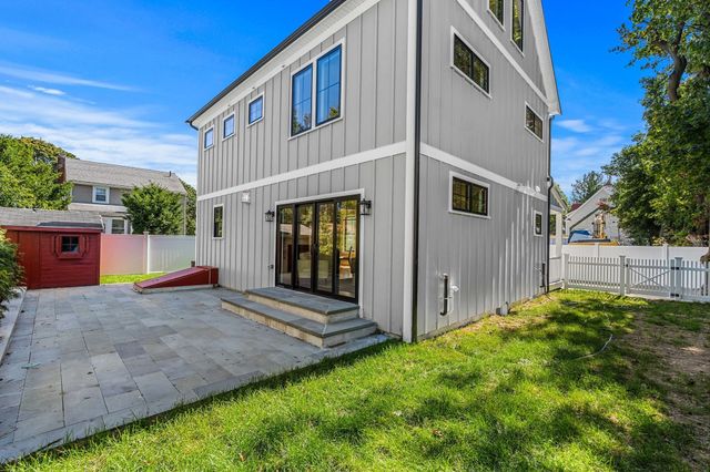 20 R Plain Street, Boston, MA 02122