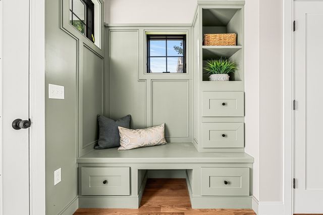 20 R Plain Street, Boston, MA 02122