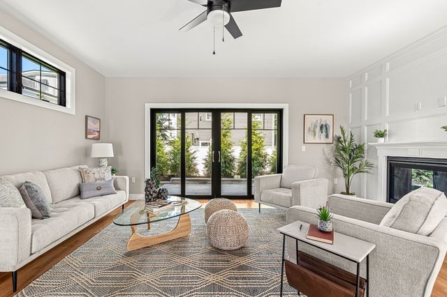 20 R Plain Street, Boston, MA 02122