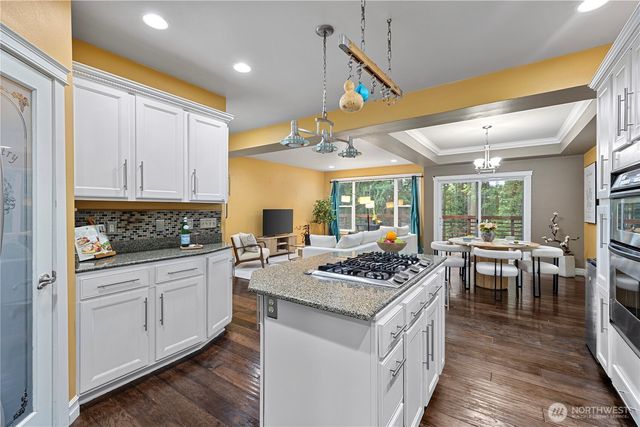 842 208th Ave NE, Sammamish, WA 98074