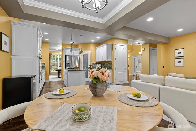 842 208th Ave NE, Sammamish, WA 98074