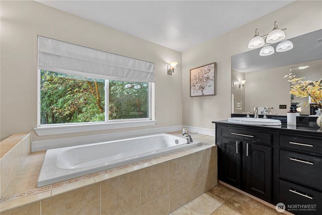 842 208th Ave NE, Sammamish, WA 98074