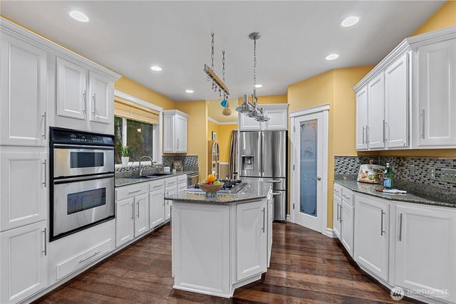 842 208th Ave NE, Sammamish, WA 98074