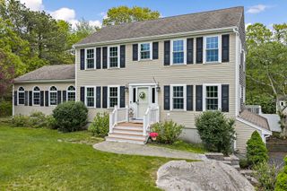 101 Barnfield Dr, Plymouth, MA 02360