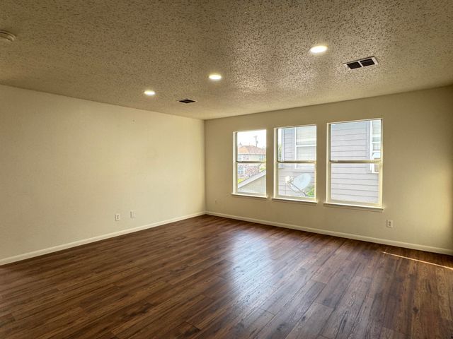 7305 Marsland Lane, Arlington, TX 76001