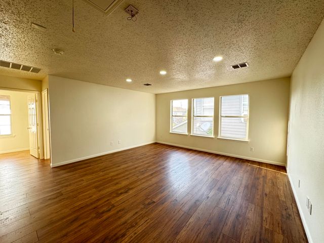 7305 Marsland Lane, Arlington, TX 76001