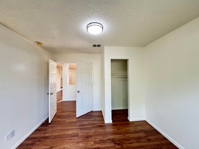 7305 Marsland Lane, Arlington, TX 76001