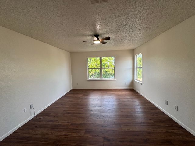 7305 Marsland Lane, Arlington, TX 76001