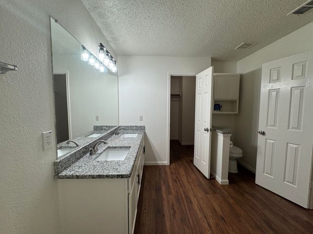 7305 Marsland Lane, Arlington, TX 76001