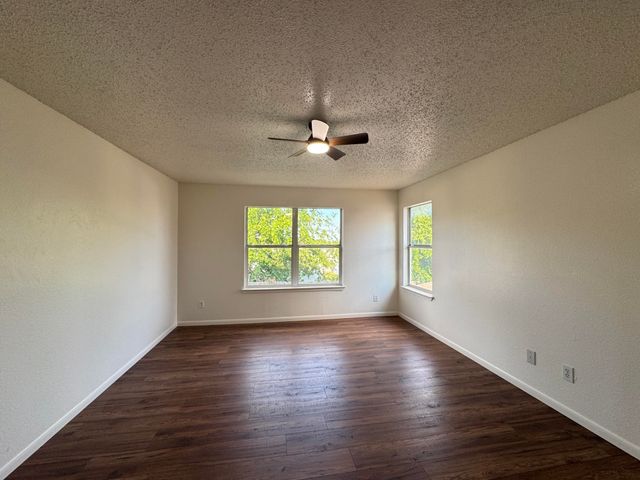 7305 Marsland Lane, Arlington, TX 76001