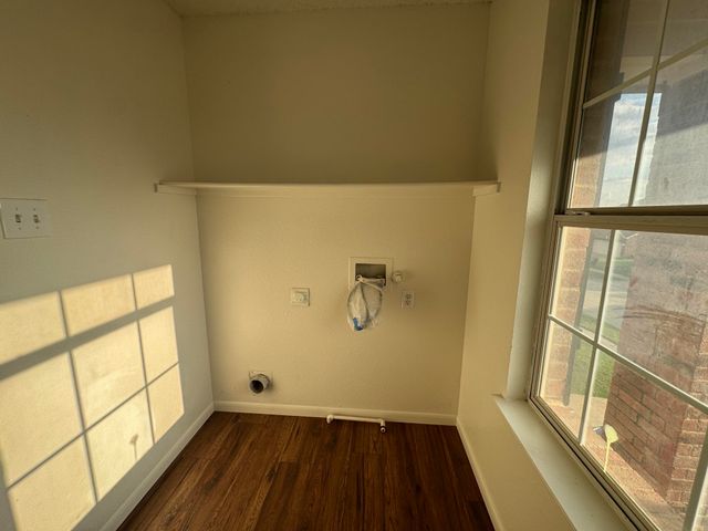 7305 Marsland Lane, Arlington, TX 76001