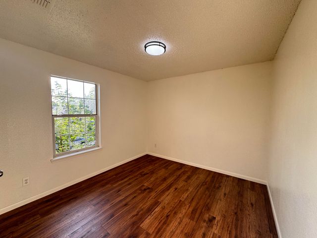 7305 Marsland Lane, Arlington, TX 76001