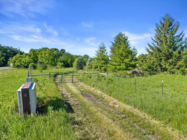 444 288th AVENUE, Burlington, WI 53105