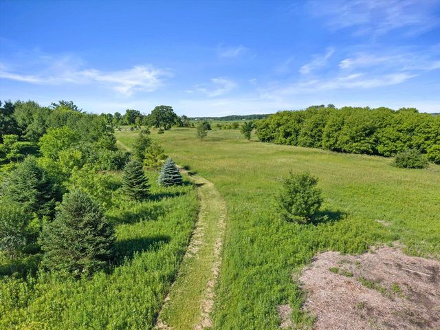 444 288th AVENUE, Burlington, WI 53105