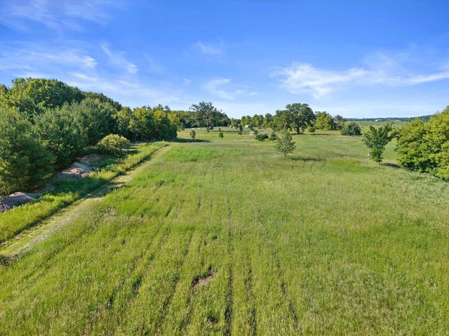 444 288th AVENUE, Burlington, WI 53105