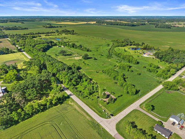 444 288th AVENUE, Burlington, WI 53105