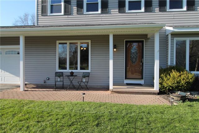 6164 Hunters Drive, Farmington, NY 14425