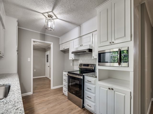 1301 Fox Hollow Court, Pelican Bay, TX 76020