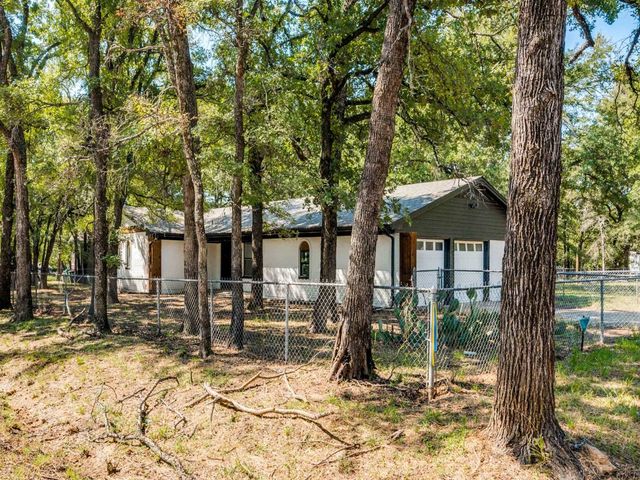 1301 Fox Hollow Court, Pelican Bay, TX 76020