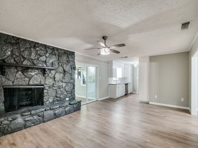 1301 Fox Hollow Court, Pelican Bay, TX 76020