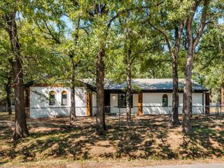 1301 Fox Hollow Court, Pelican Bay, TX 76020