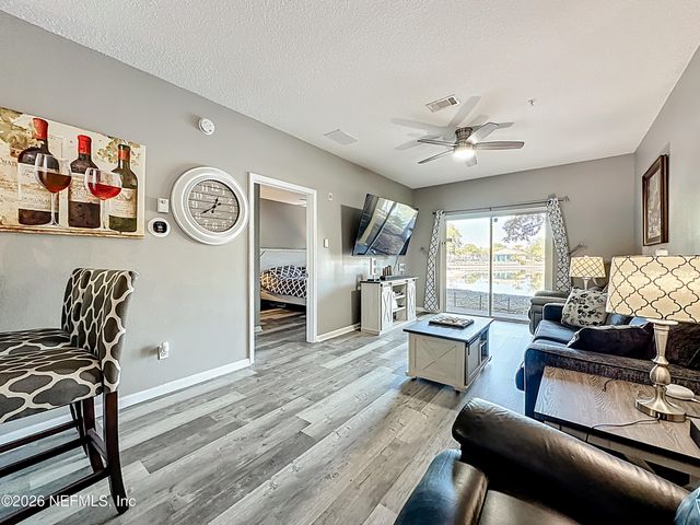 3671 KIRKPATRICK Circle 6, Jacksonville, FL 32210