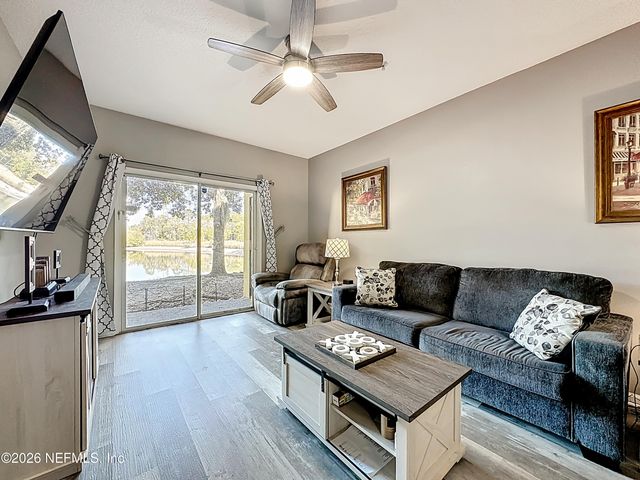 3671 KIRKPATRICK Circle 6, Jacksonville, FL 32210