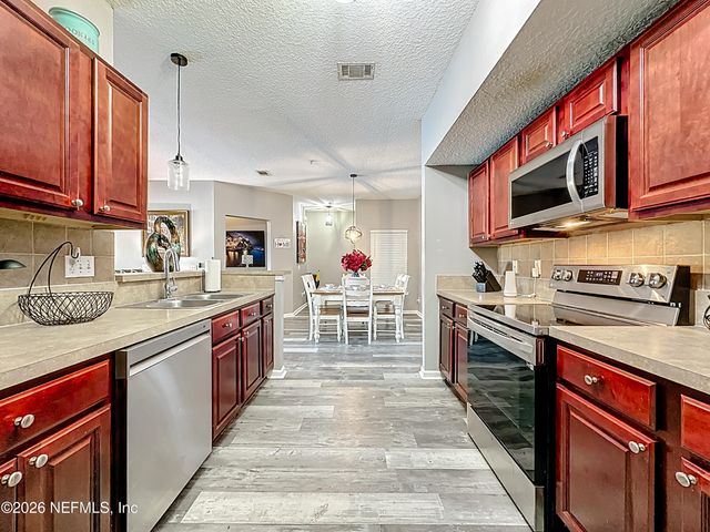 3671 KIRKPATRICK Circle 6, Jacksonville, FL 32210