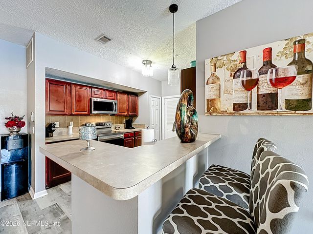 3671 KIRKPATRICK Circle 6, Jacksonville, FL 32210