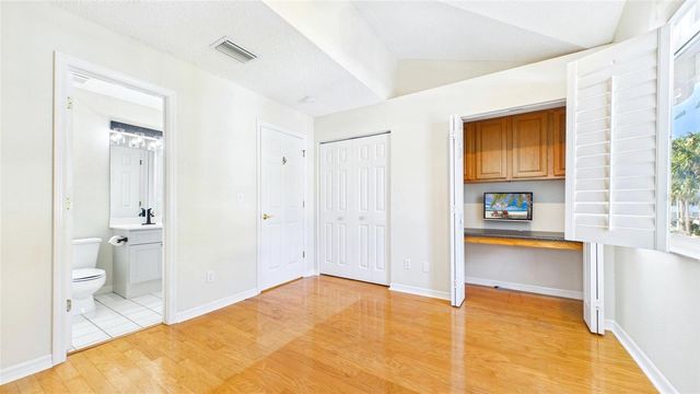 323 MADEIRA CIRCLE, St Petersburg, FL 33715