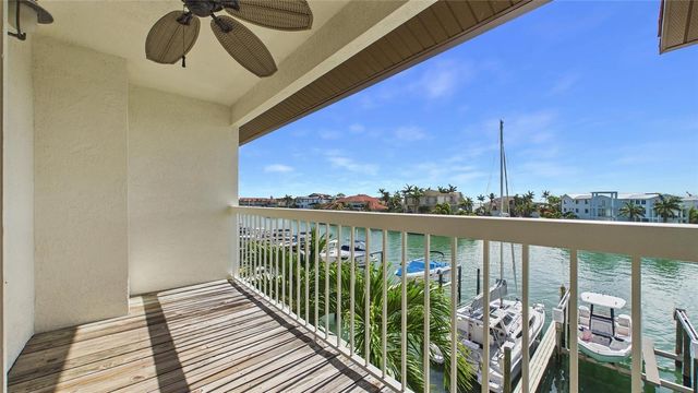 323 MADEIRA CIRCLE, St Petersburg, FL 33715