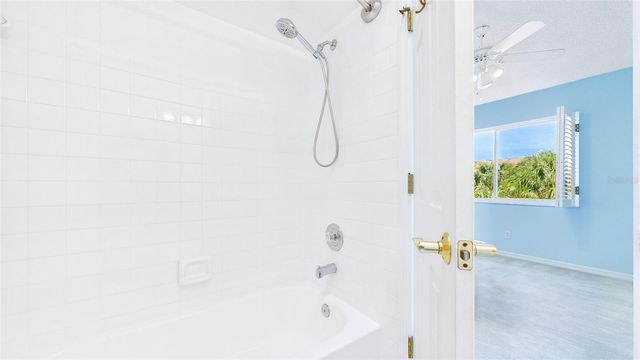 323 MADEIRA CIRCLE, St Petersburg, FL 33715