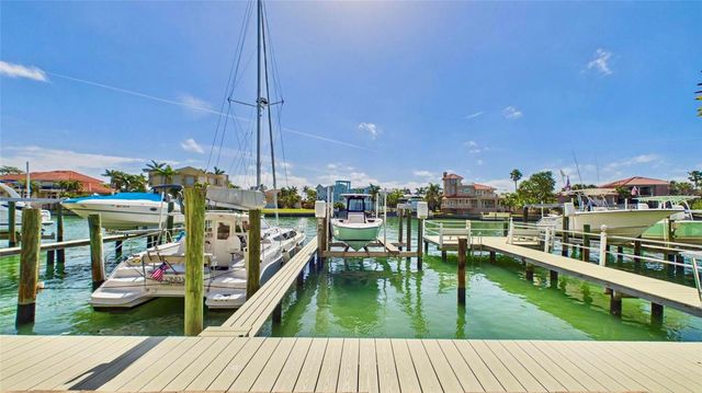 323 MADEIRA CIRCLE, St Petersburg, FL 33715